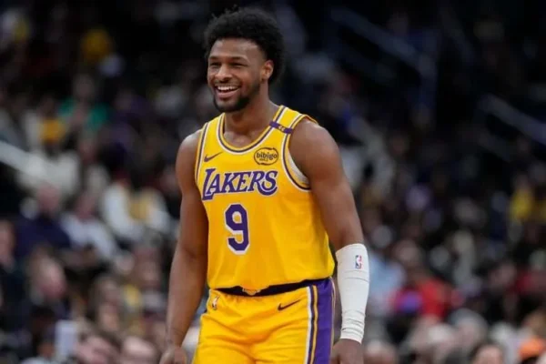 Bronny James asume con entusiasmo su independencia en Los Ángeles