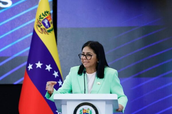 Plan oficial busca incorporar 8.700 megavatios ante severos apagones