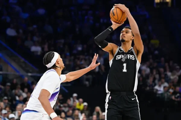 San Antonio supera al Jazz en prórroga tras gran actuación