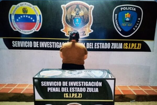 Sujeto aprehendió a una mujer por agredir a su hija