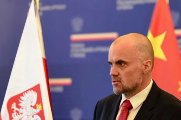 Embajador de Polonia en Pekín dimite denunciando grave ruptura institucional