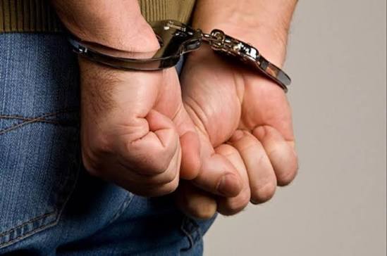 Detienen a pareja en Zulia por agredir a su hija