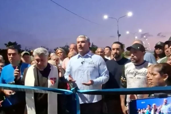 ​Gobernador entrega once kilómetros de vialidad totalmente rehabilitados hacia La Chinita